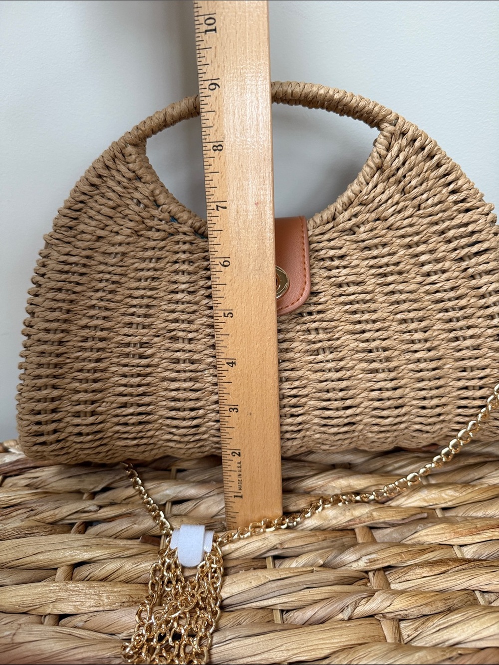 NWT Tommy Bahama Tan Woven Straw Crossbody with Gold Chain Accent - Picture 9 of 10